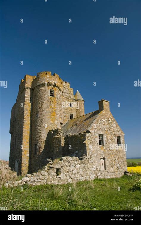 Banff castle scotland hi-res stock photography and images - Alamy