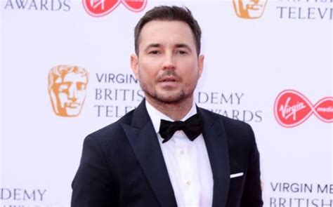 Martin Compston Lifestyle, Age, Height, Weight, Family, Wiki, Net Worth ...