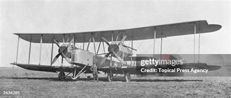 17 The Vickers Vimy Rolls Royce Aeroplane Stock Photos High Res