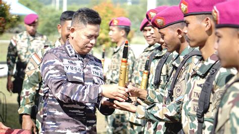 Kompi Komposit Marinir Satgas Hanlan Lnu Laksanakan Upacara