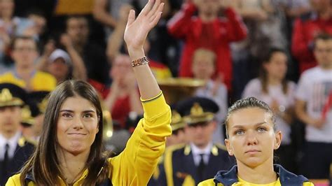 Playsport R Zboi Total Ntre Simona Halep I Sorana C Rstea