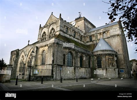 Old Romsey Hampshire Hi Res Stock Photography And Images Alamy