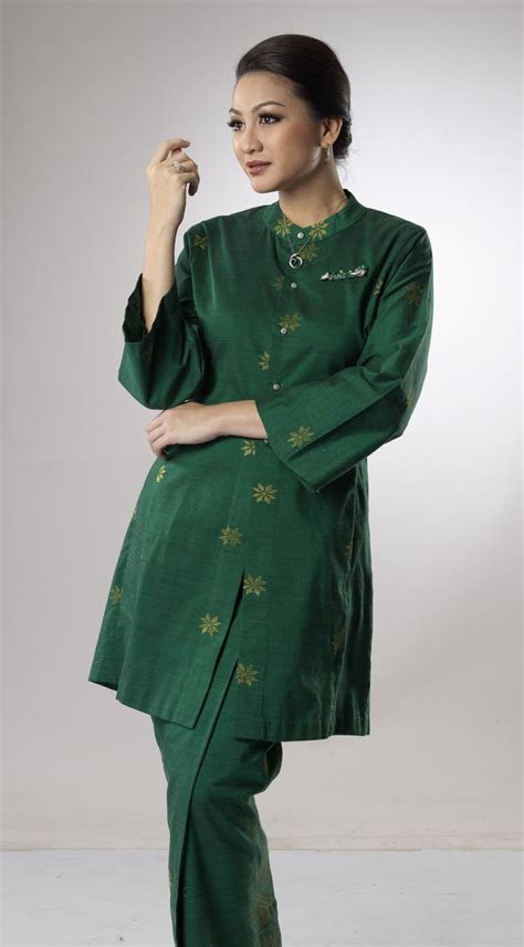 Baju Kebaya Tradisional Melayu Rebecca Greene