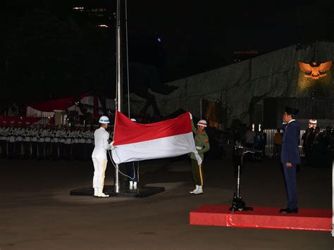 Presiden Jokowi Pimpin Upacara Parade Senja HUT Ke 78 TNI Sekretariat