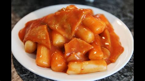 Tteokbokki (Korean spicy rice cake)