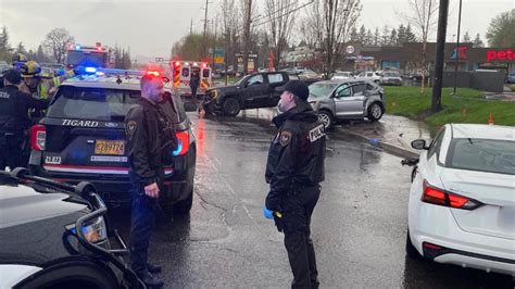 Driver Hits 6 Cars On Highway 99w In Tigard Injuring 2