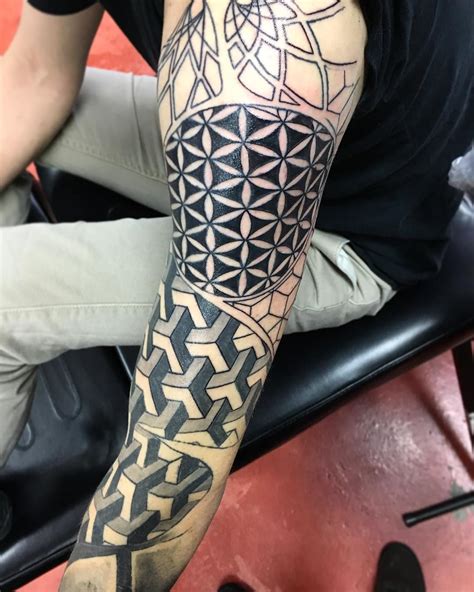 105+ Cool Flower of Life Tattoo Ideas – The Geometric Pattern Full of ...