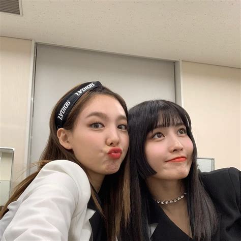 Twice Nayeon And Momo Twicetagram Nayeon Kpop Girls Twice