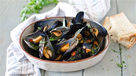 Sauté di cozze la ricetta facile e gustosa con vino bianco e prezzemolo