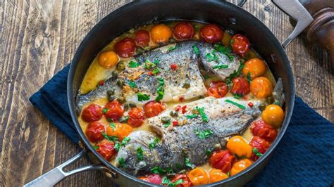 Orata In Padella Con Pomodorini Una Ricetta Veloce E Ben Bilanciata