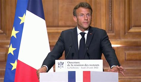 Rentrée scolaire Emmanuel Macron annonce une revalorisation du