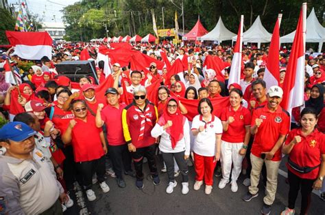 Gempita Kemerdekaan Wali Kota Susanti Semarakkan Cfd Dan Pawai Obor Di