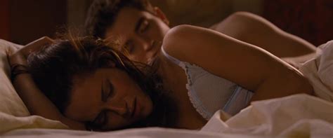 Kristen Stewart Desnuda En The Twilight Saga Breaking Dawn Part 1