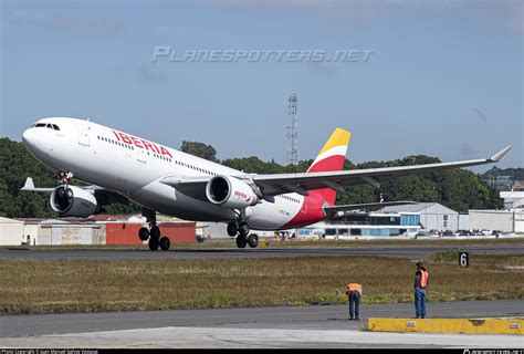 EC MNK Iberia Airbus A330 202 Photo By Juan Manuel Galvez Vassaux ID