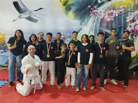 Equipe botucatuense de Karatê conquista 10 medalhas no Grand Prix