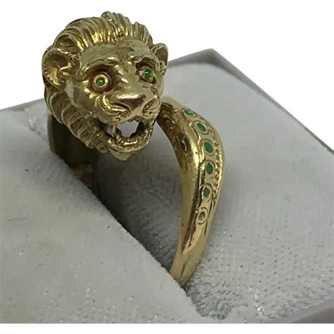 Vintage 18 K gold Enamel Lion Ring - Gem