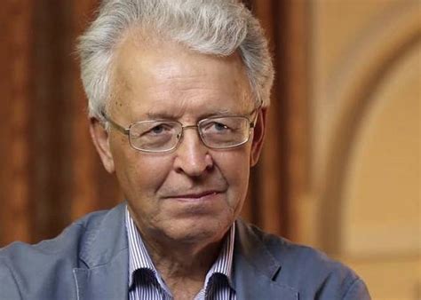 Valentin Katasonov: It is necessary to refuse dollar payment systems ...