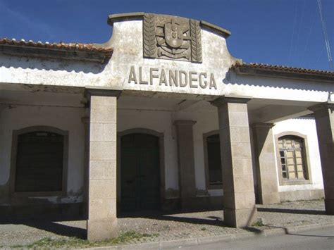 Antigo edifício da Alfândega em Vilar Formoso no concelho de Almeida