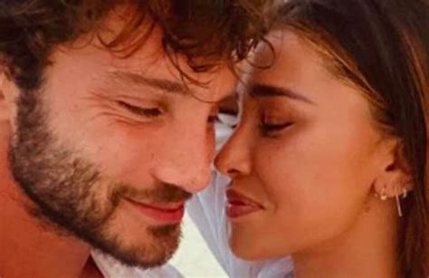 Stefano De Martino E Belen Rodriguez La Famiglia Si Allarga La Coppia