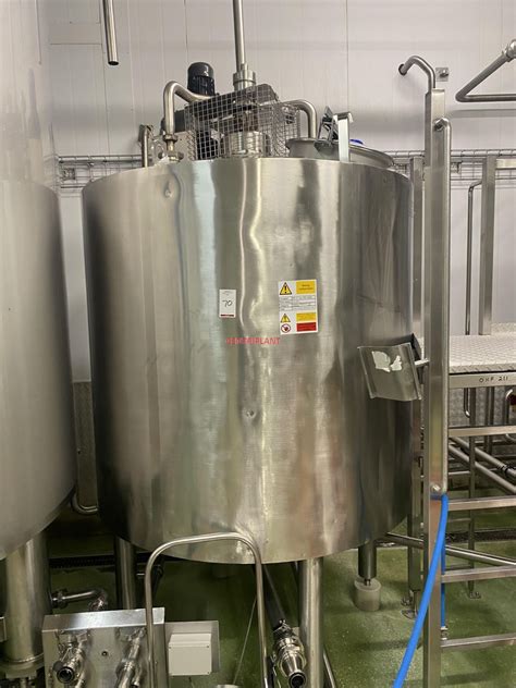 14715 2 000 LITRE STAINLESS STEEL JACKETED MIXING TANK Centriplant