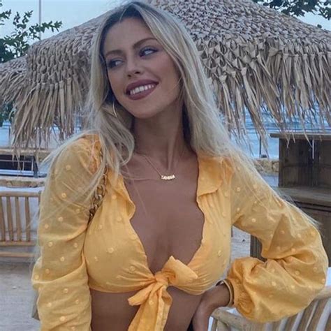 8 Hot Sexy Sandra Ferriz Bikini Pics