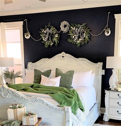 Christmas Bedroom Wall Decor Using Wreaths Thetarnishedjewelblog