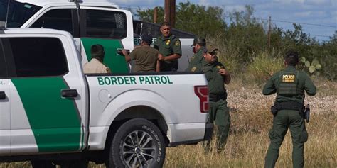 Fbi Arrests 2 Venezuelan Illegal Immigrants For Assault On Border