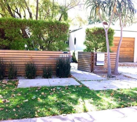 Top 60 Best Front Yard Fence Ideas - Outdoor Barrier Designs