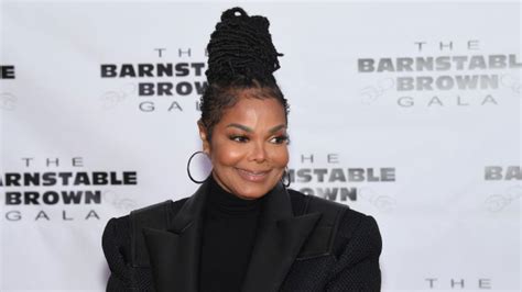 Janet Jackson Wears Leather Trench Before Kentucky Derby Performance