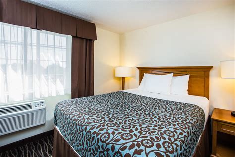 Days Inn by Wyndham Yakima | Yakima, WA Hotels