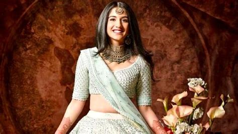 Radhika Merchant’s stunning Sabyasachi lehenga at Isha Ambani wedding ...