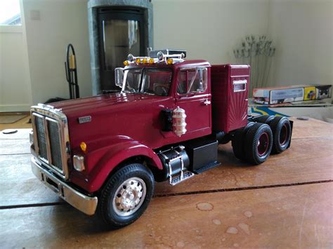 White road boss - Model Trucks: Big Rigs and Heavy Equipment - Model ...