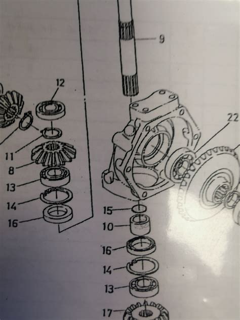 PIGNON DE REDUCTEUR INFERIEUR DE PONT AVANT KUBOTA