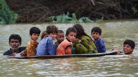 Pakistan Flucht Vor Fluten Monsunregen Rei T Tausend Menschen In Tod