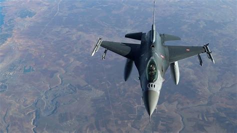 Türk F 16 larına Yunan tacizi