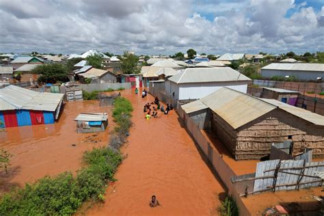 Beskonačna ljudska patnja u Africi Više od 100 poginulih i 700 000