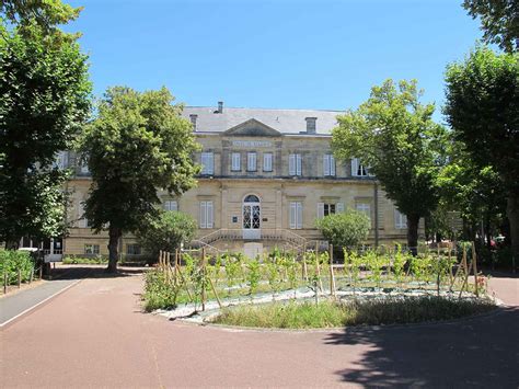 Le Lyc E Victor Louis De Talence Gironde Dans Le Contexte Des