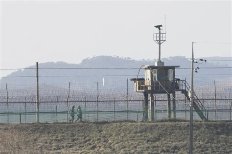 S Korea: Unidentified Person Crosses Border Into North Korea - VINnews