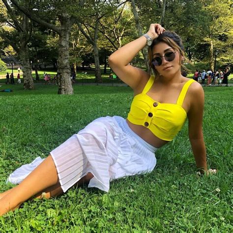 6 Hot Sexy Sandra Gutierrez Bikini Pics