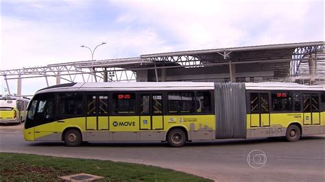 Vídeo Um ano após Copa ônibus do BRT circulam em Belo Horizonte MG2