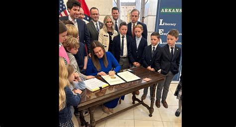 Arkansas Governor Signs Bill Creating School Vouchers 94 7 Country