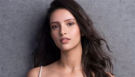 Top 15 Bollywood Actress Who Went Topless On Screen World Blaze