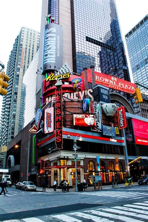 Hershey S Store Times Square Nyc Editorial Image Image Of Payday