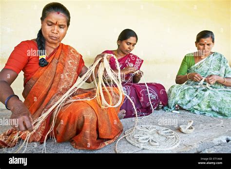 Women Making Banana Fiber Art Ngo Chinmaya Organization Of Rural