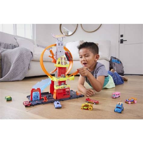 Игровой Набор Hot Wheels HKX41 Трюки на пожарной станции Сити купить в интернет магазине