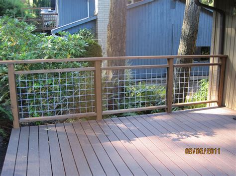 Hogwire Railing 15 Diy Deck Deck Railings Deck Garden