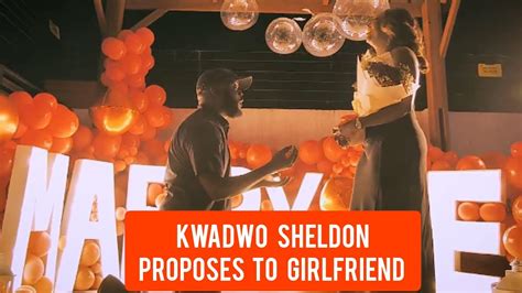 Eei Kwadwo Sheldon Proposes To Girlfriend The Fa Di Banku