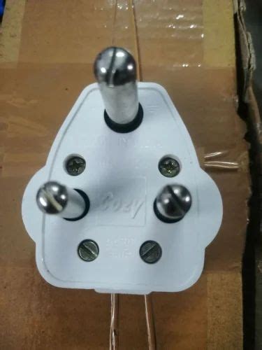 White Polycarbonate Pin Plug Top For Electrical Fitting At