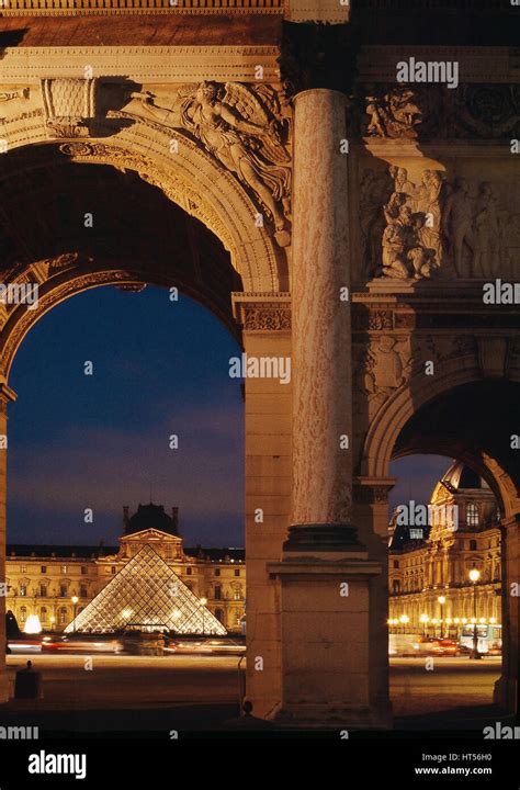 Arc de Triomphe du Carrousel du Louvre built in 1809 in neoclassical ...