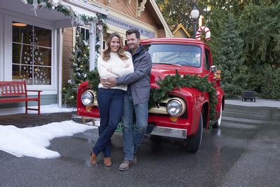 Jill Wagner And Mark Deklin Star In ‘Christmas in Evergreen: Letters to ...